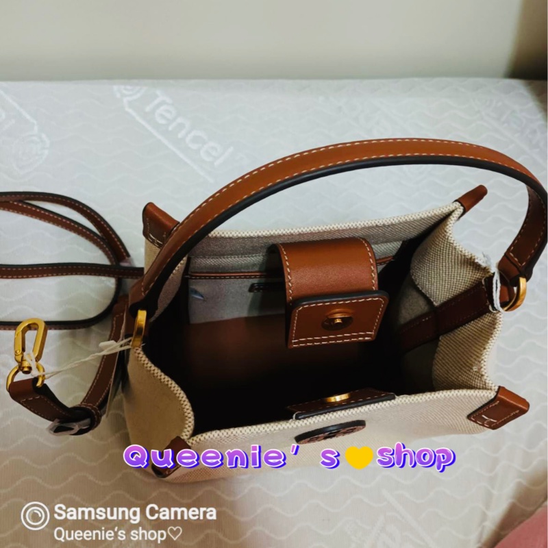 Tory Burch 新款Blake帆布水桶包-11