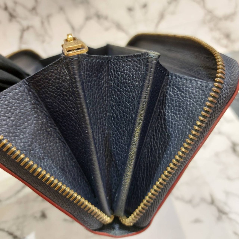 LV 深藍紅邊壓紋ㄇ拉長夾 M62121-4