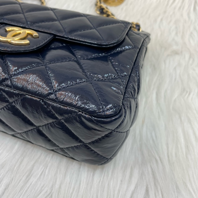 Chanel AS3710深藍亮面牛皮金釦Hobo Bag迷你天貓精靈-7