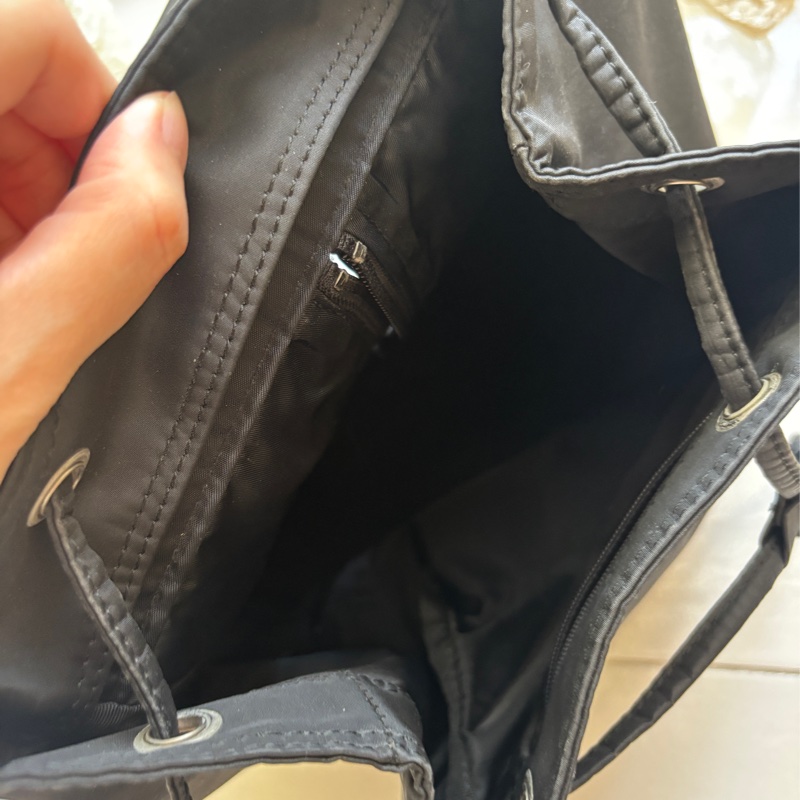 Vintage Moschino 黑色後肩包-16