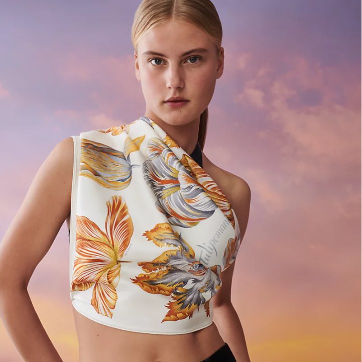 現貨商品 台灣購證 全新商品 Hermes 超級仙女爆款 鬱金香狂熱 白色款  90X90 絲巾-4