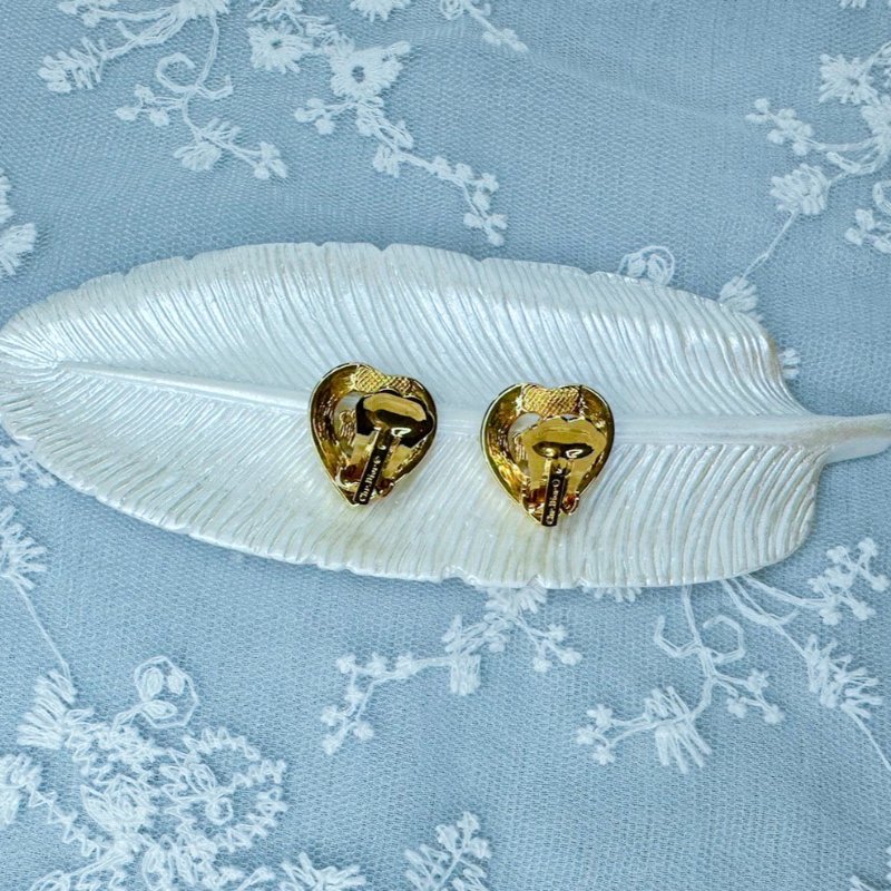 Christian Dior 金色徽章水鑽心型耳夾 Vintage 美品 南瓜馬車系列✨-1