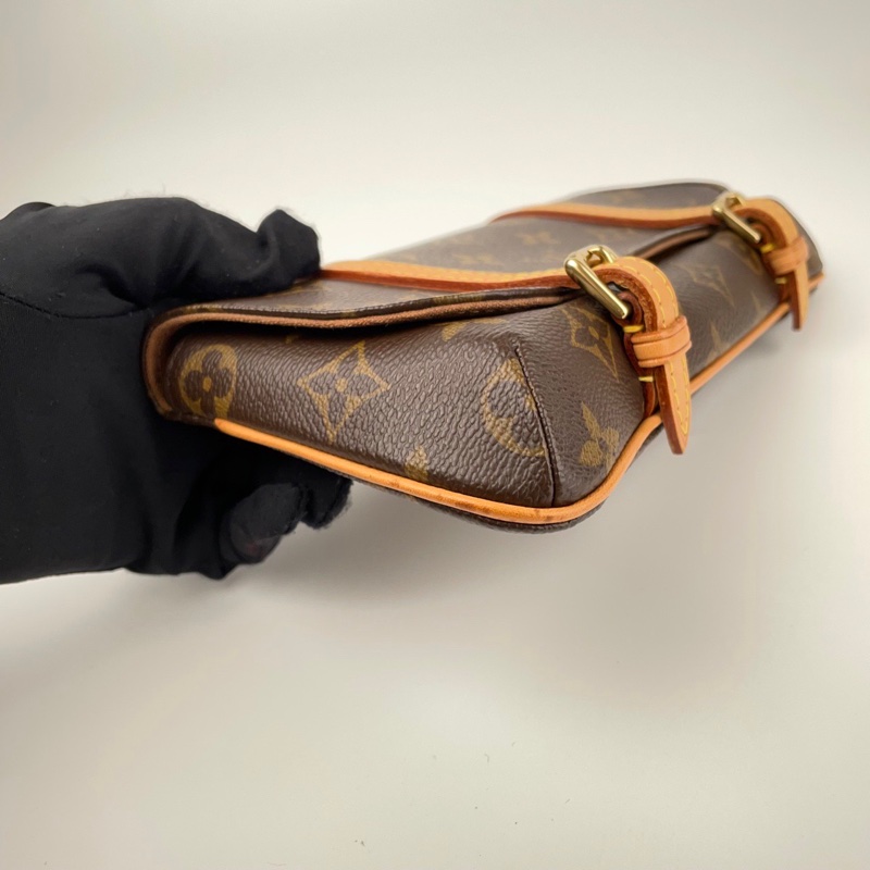 LV 老花經典款變形金剛腰包｜胸包｜側背包-17