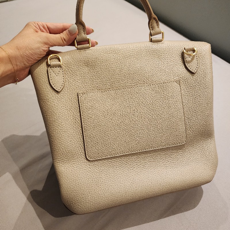 甜價/Lv CAPUCINES系列Taurillon荔枝紋牛皮奶茶色包-7