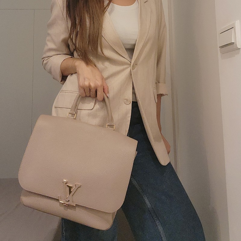 甜價/Lv CAPUCINES系列Taurillon荔枝紋牛皮奶茶色包-24