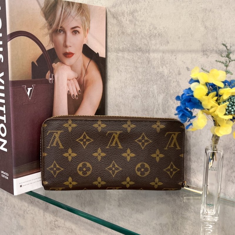 Louis Vuitton LV 老花字紋ㄇ型拉鍊長夾/皮夾-1