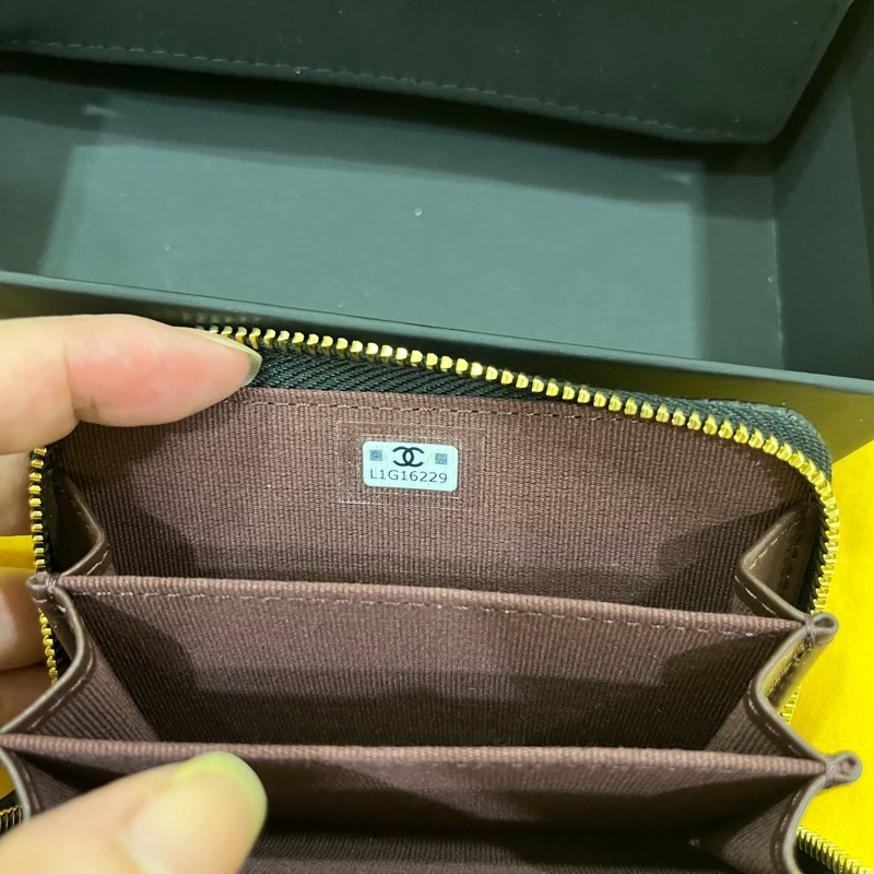 Chanel 芯片款 拉鍊三格零錢卡包-11