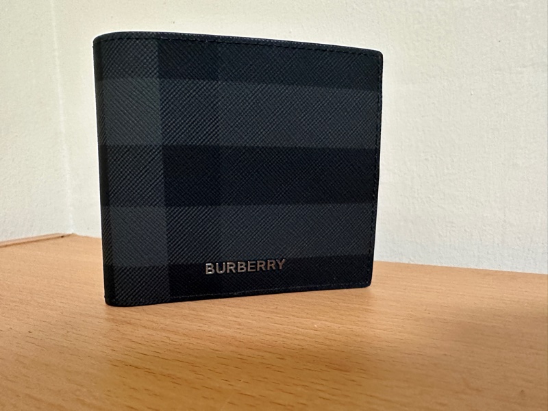 Burberry 格紋窄版雙摺皮夾 錢包八卡-1