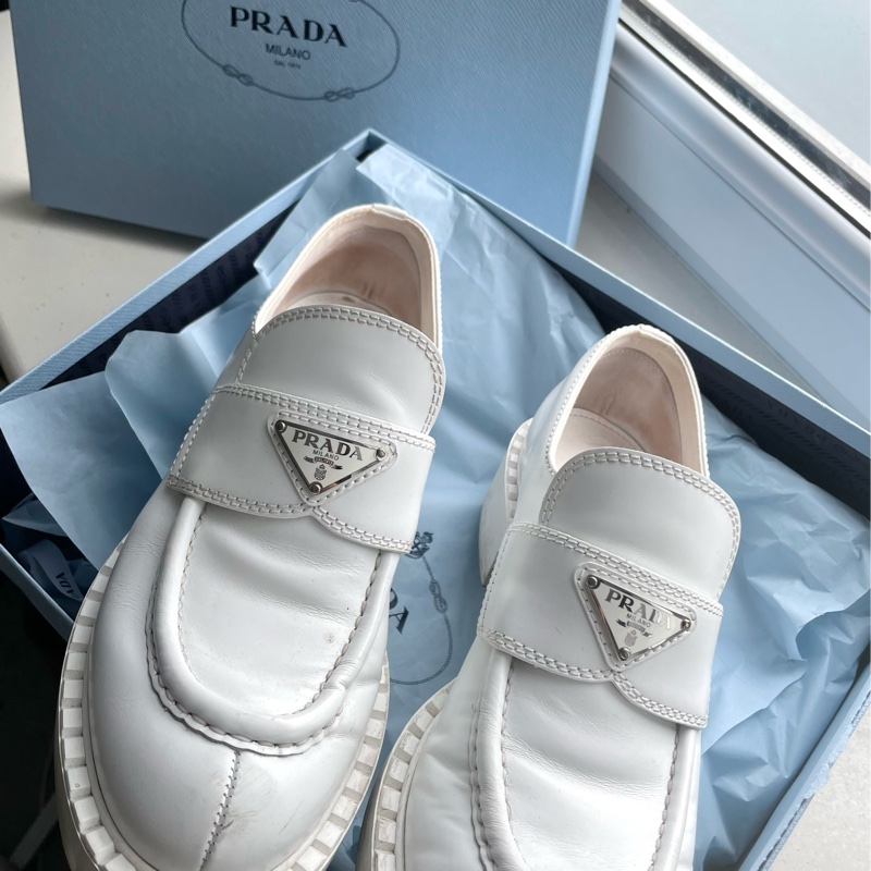 Prada 白色樂福鞋 米色小皮鞋 休閒鞋-0