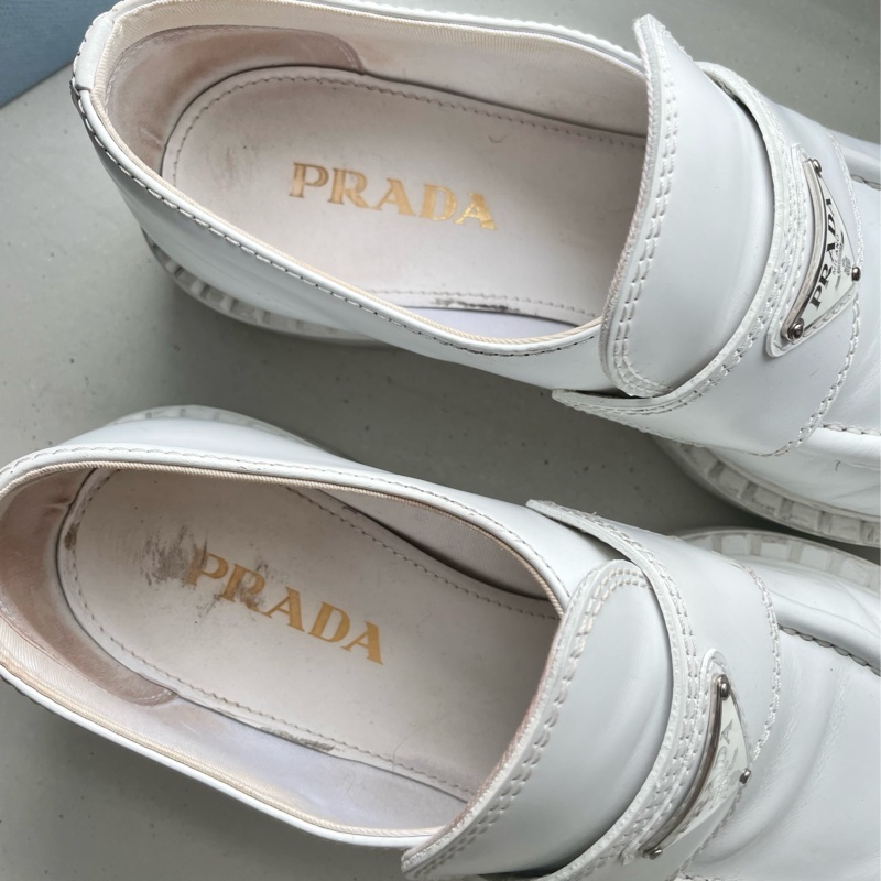 Prada 白色樂福鞋 米色小皮鞋 休閒鞋-2