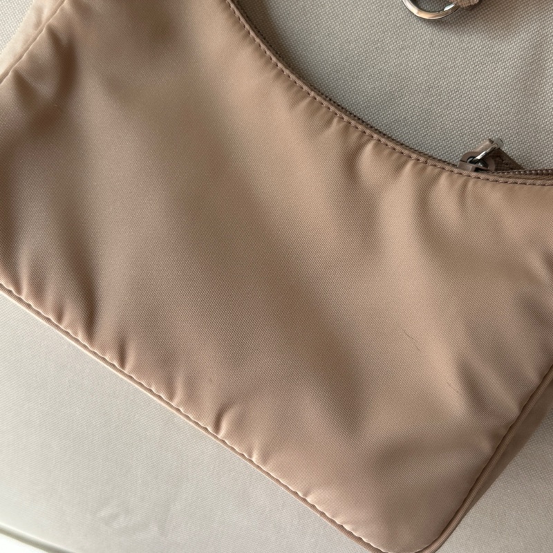 Prada 奶茶色hobo腋下包 2000-9