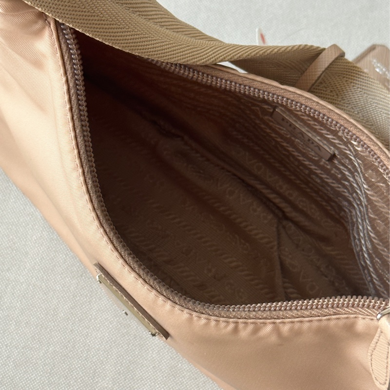 Prada 奶茶色hobo腋下包 2000-12