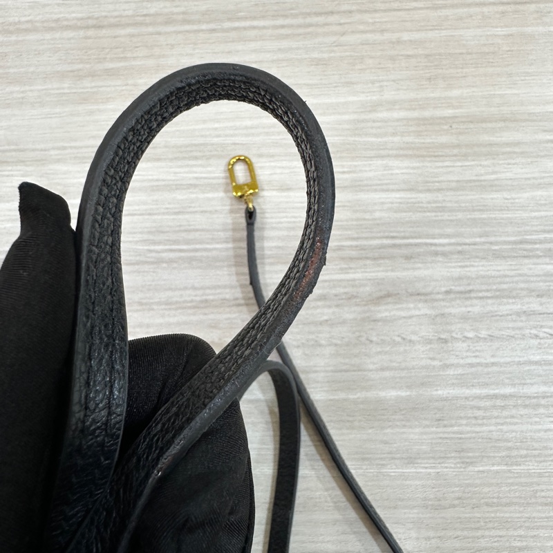 LV 壓紋琴譜包 M80478 黑-8