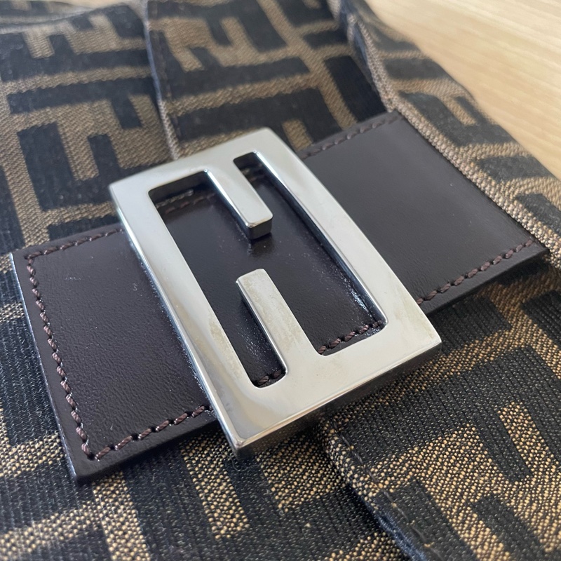 Fendi 老花 法棍包 雙蓋包 腋下包-12