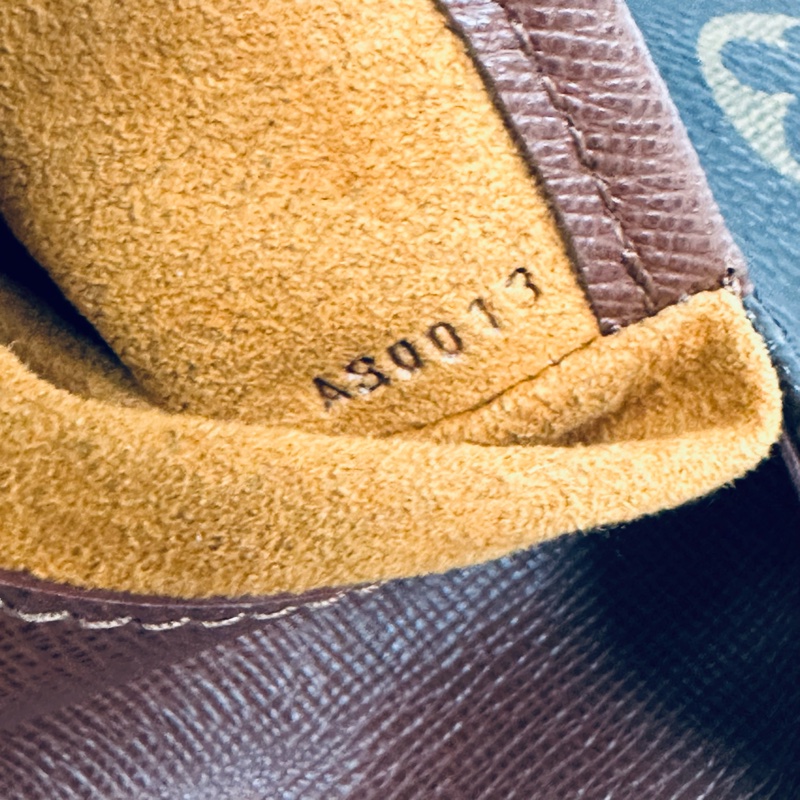 (售出)LV M51258 Monogram 帆布掀蓋肩背包 154-9-3