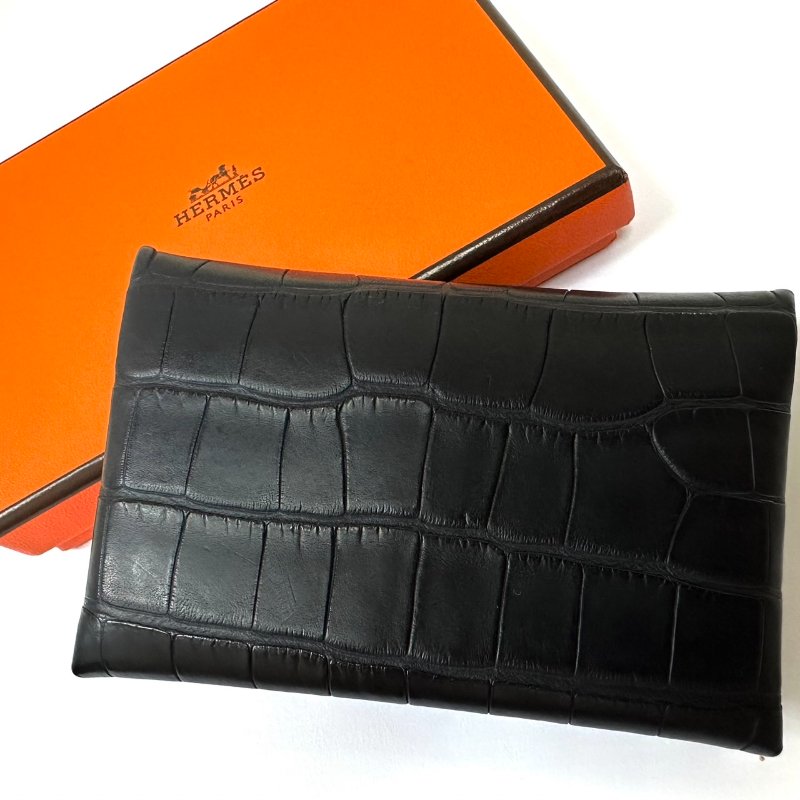HERMES 黑色經典鱷魚皮短卡夾 10-8-0