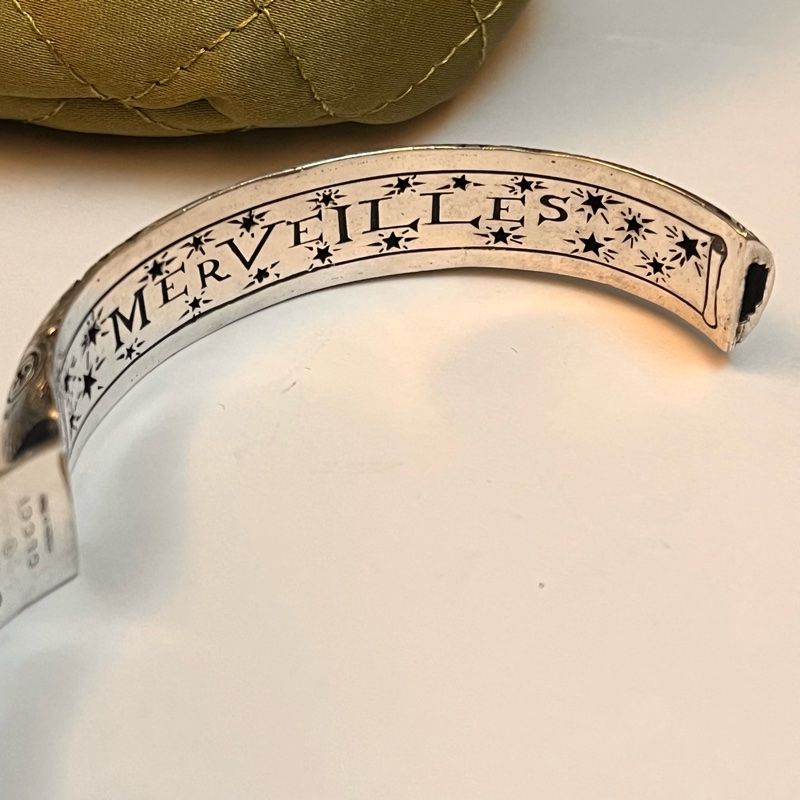 Gucci 仿舊雕花手環-7