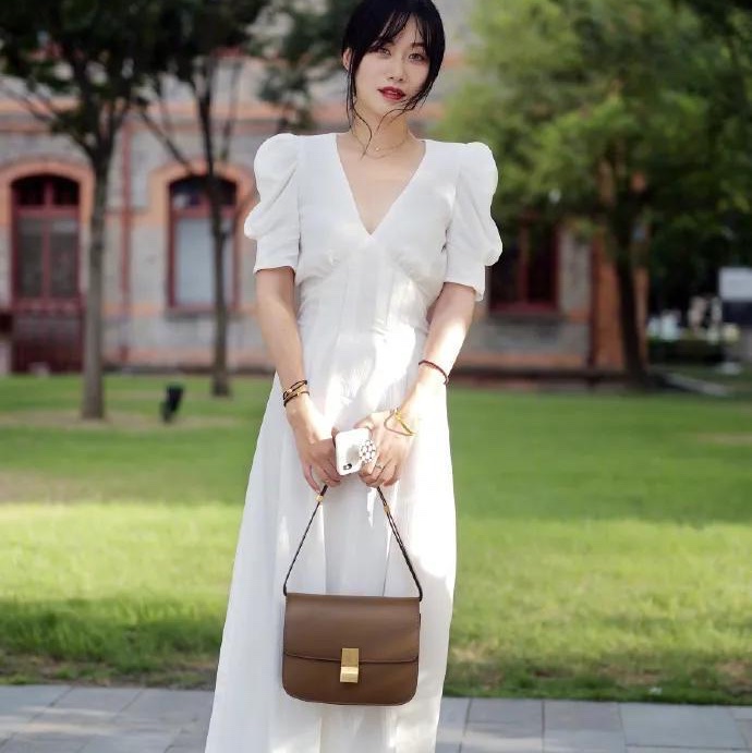 近全新正品✨Celine classic box medium金棕色焦糖金經典豆腐包-1