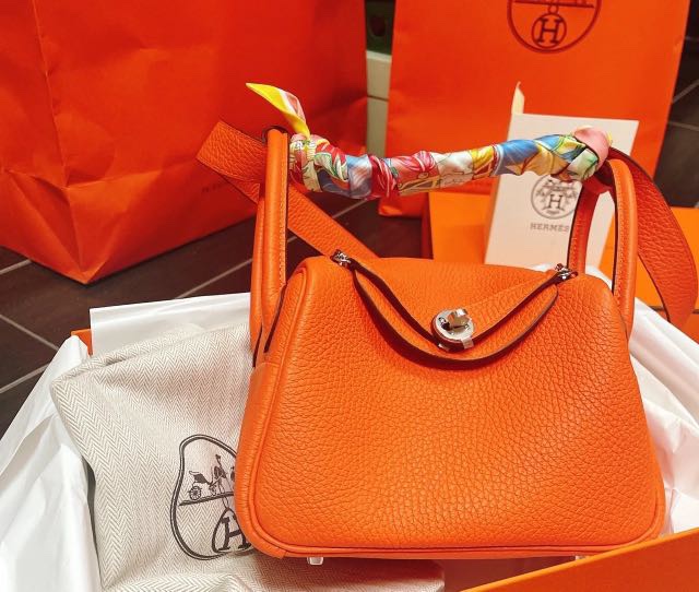 天菜全新大全配✨漢神百貨購證正本Hermes 火紅爆款Mini lindy新色93愛馬仕橘火焰橘搭配金釦2023年最新款-5
