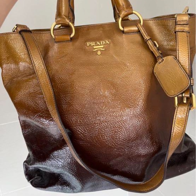 清倉促銷！Prada亮皮漸層咖啡色手提肩背包-0