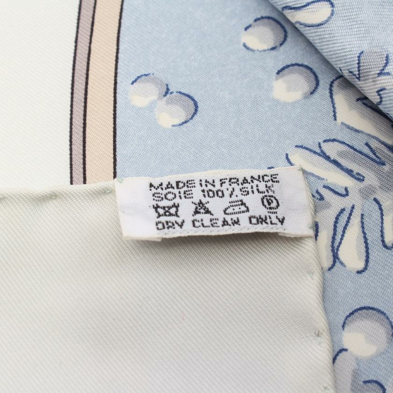 【日本直送】 中古HERMES[BC]方巾90 「Neige d'Antan」 絲巾 絲 淺藍色 多彩色-2