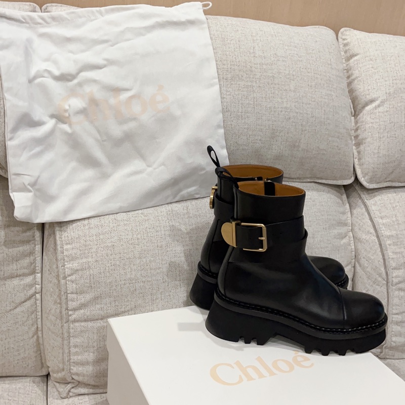 chloe2023的新品黑色綁帶短靴-17