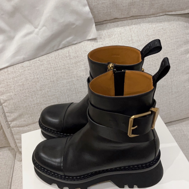 chloe2023的新品黑色綁帶短靴-3