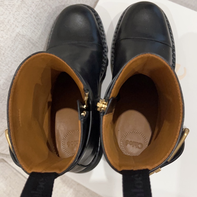 chloe2023的新品黑色綁帶短靴-4