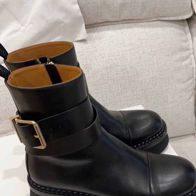 chloe2023的新品黑色綁帶短靴-6