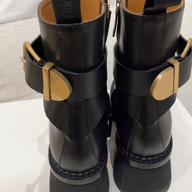 chloe2023的新品黑色綁帶短靴-7