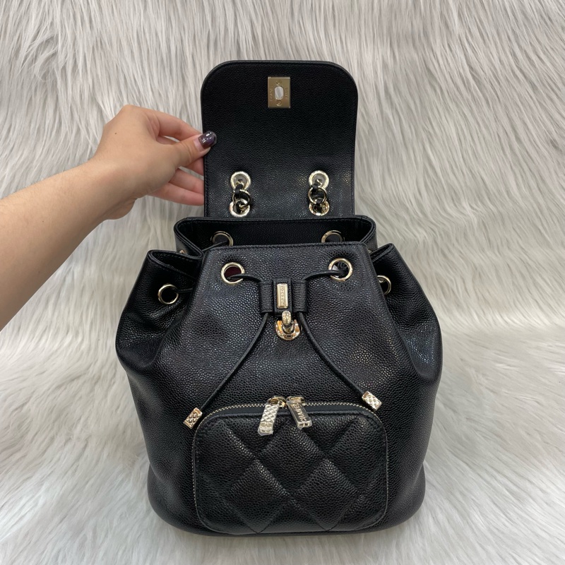 Chanel 經典黑金荔枝皮Affinity迷你後背包*-17