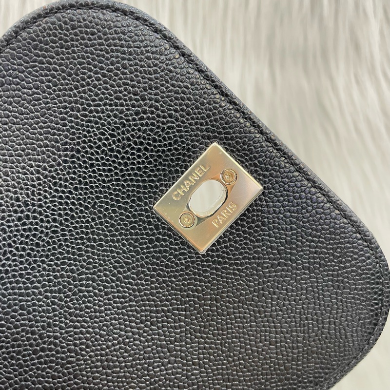 Chanel 經典黑金荔枝皮Affinity迷你後背包*-19