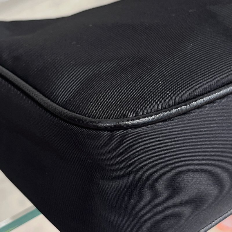 PRADA 黑色 尼龍材質HOBO腋下包/肩背包/手提包-4