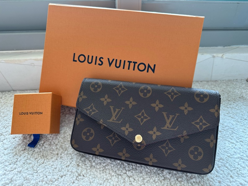 全新❤️LV WOC 鏈帶包❤️-0