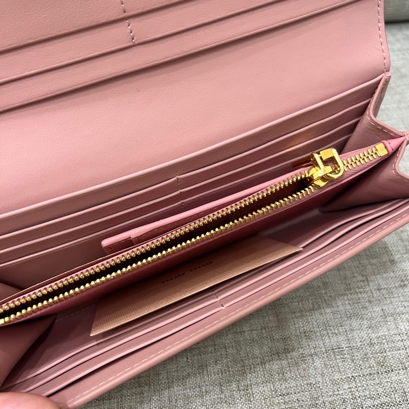 miu miu BOW 撞色蝴蝶結飾小牛皮證件夾長夾(粉)-4