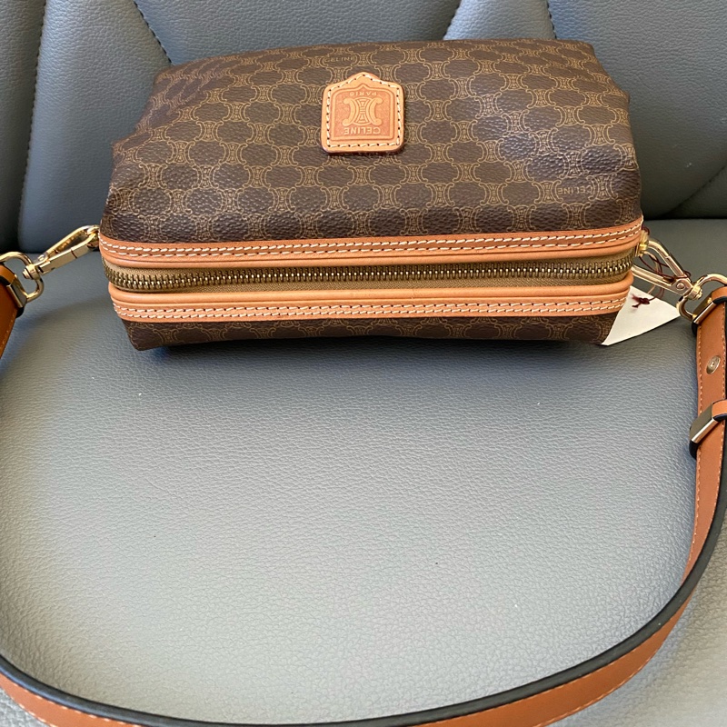 全新未使用的閒置品 Celine vintage焦糖棕雲朵包手拿斜背包-7