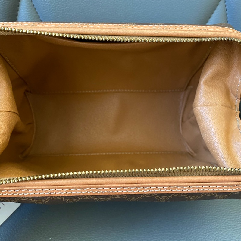 全新未使用的閒置品 Celine vintage焦糖棕雲朵包手拿斜背包-8