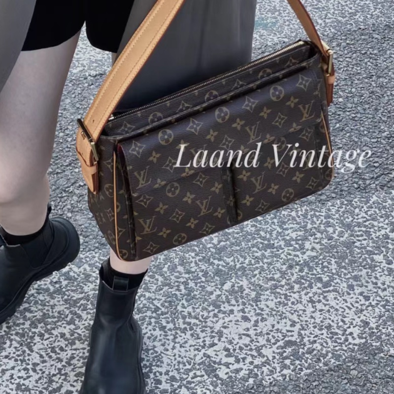 Lv中款駱駝包-10