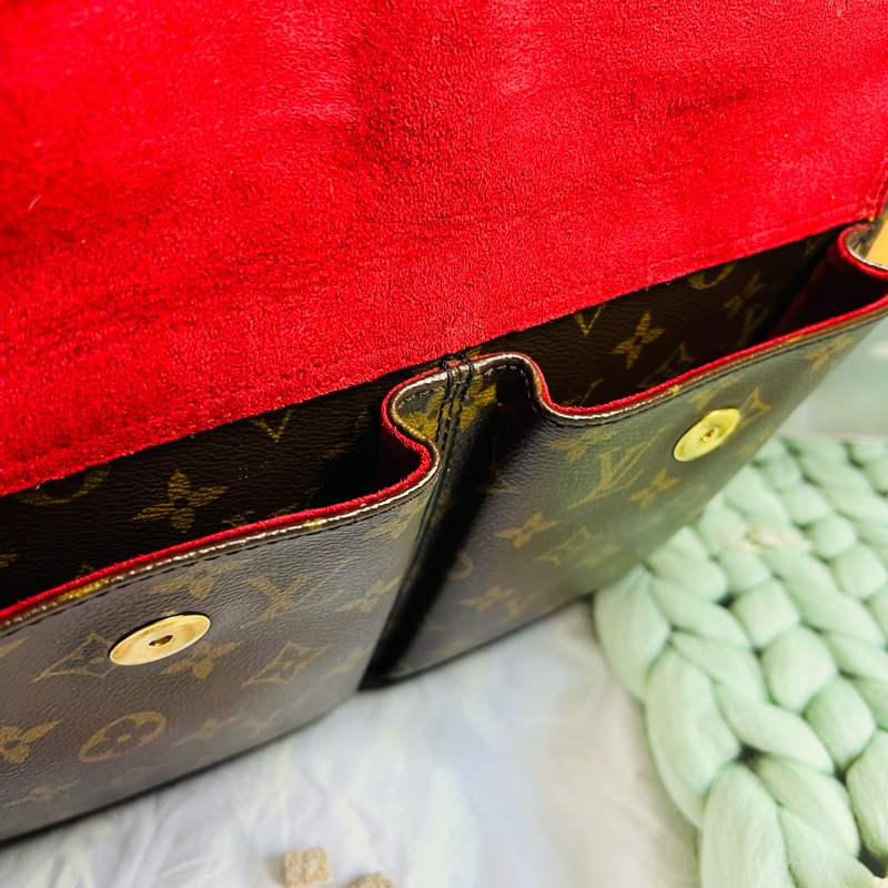 Lv中款駱駝包-12