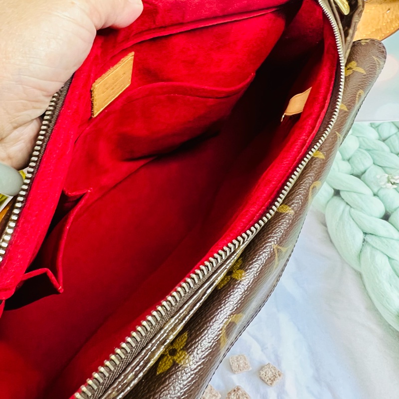 Lv中款駱駝包-14