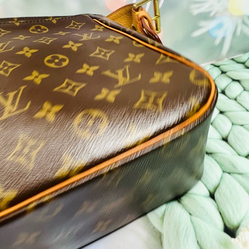 Lv中款駱駝包-26