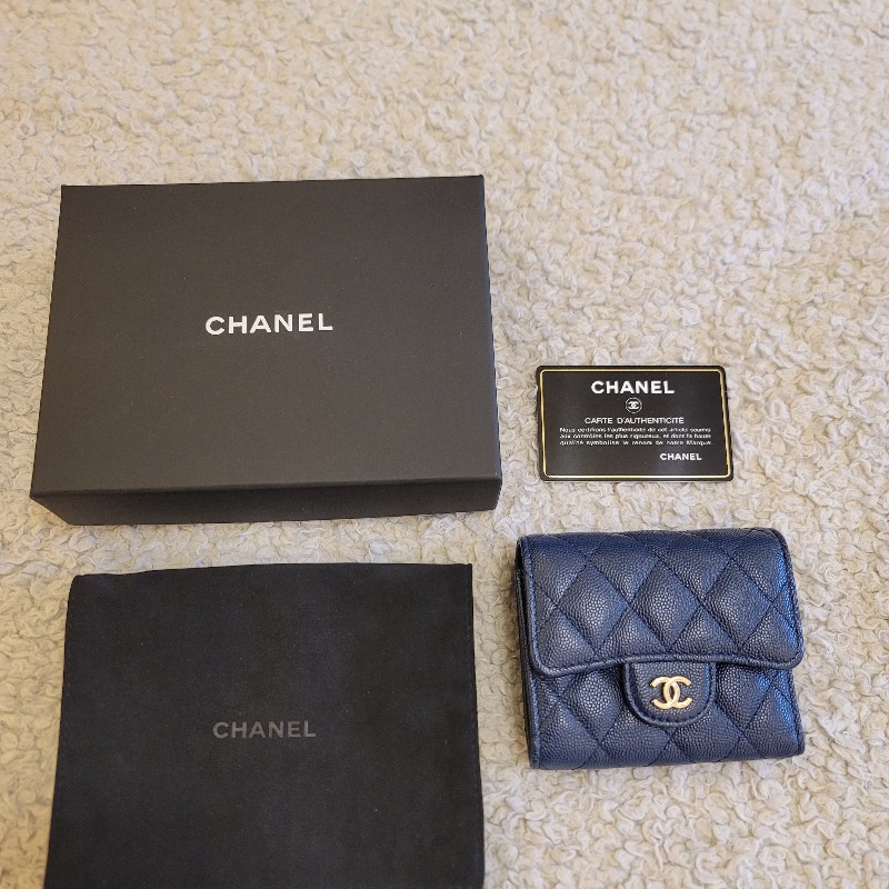 (保留中)Chanel 香奈兒 CF牛皮三折錢包 短夾-21