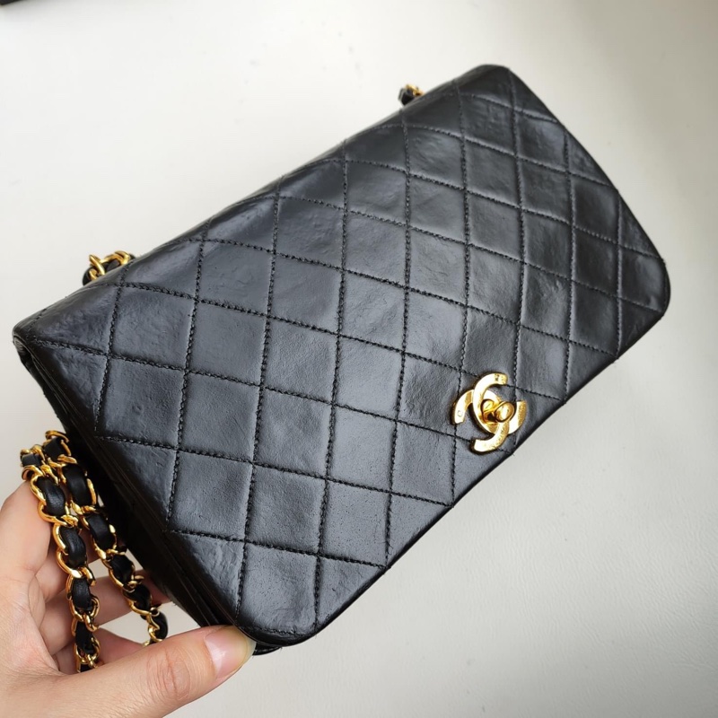 CHANEL VINTAGE 經典黑金羊皮全蓋式斜背包-3