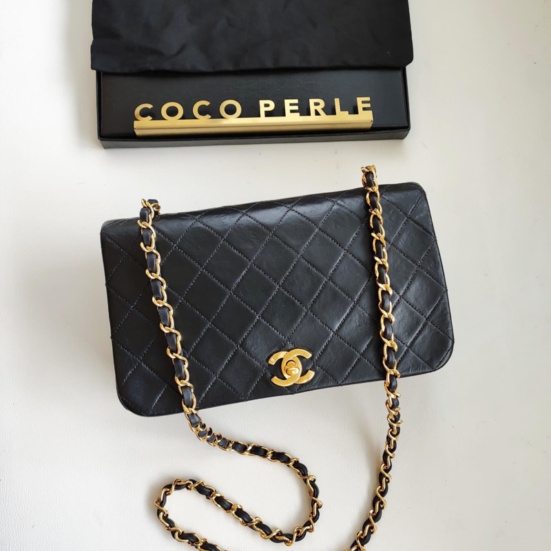 CHANEL VINTAGE 經典黑金羊皮全蓋式斜背包-6