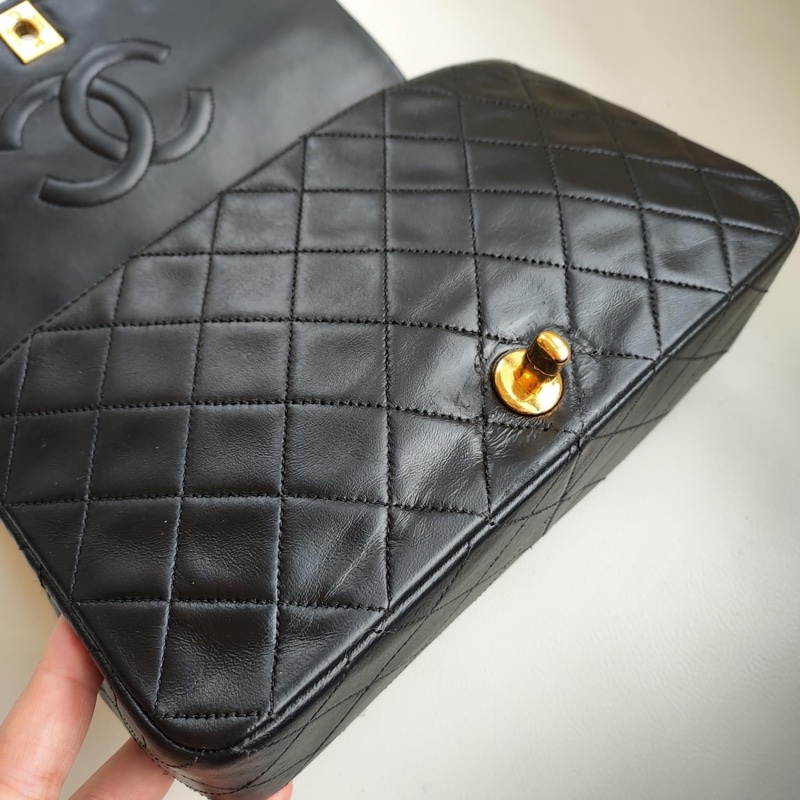 CHANEL VINTAGE 經典黑金羊皮全蓋式斜背包-15