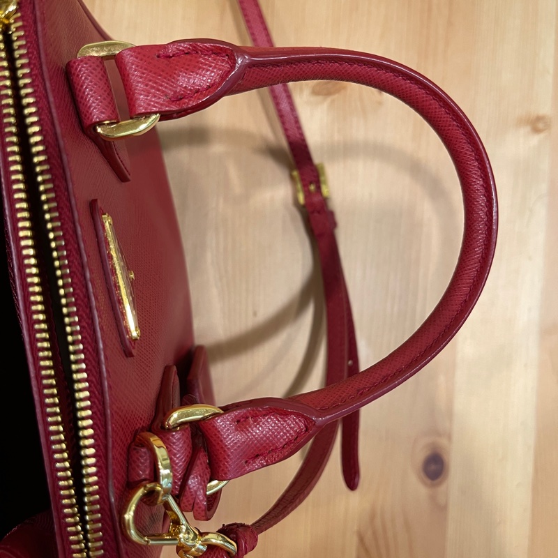 櫃上125000萬💰新款mini尺寸 Prada mini紅金 迷你殺手包 手提 肩背 斜背-22
