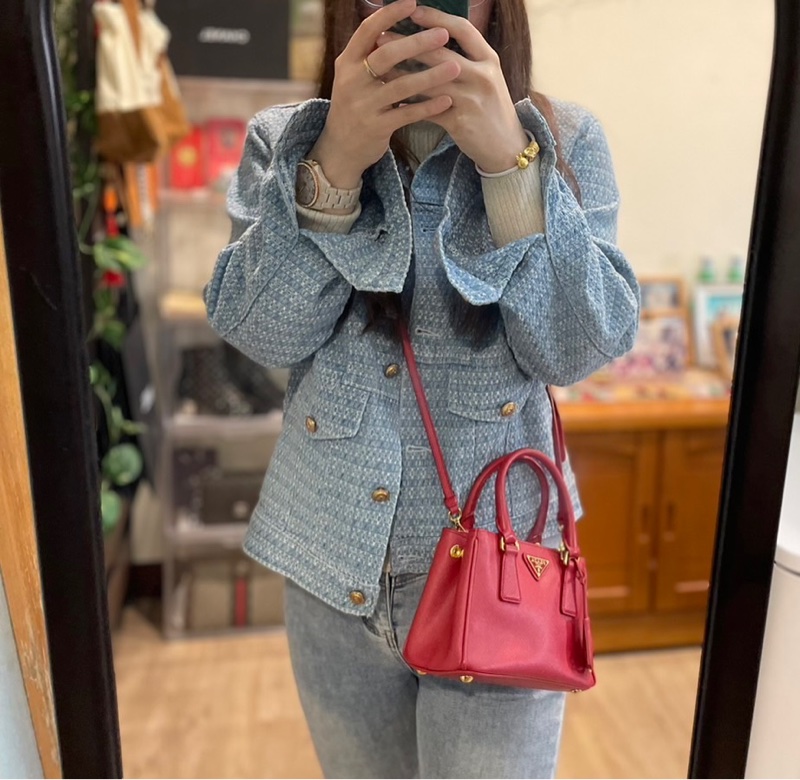 櫃上125000萬💰新款mini尺寸 Prada mini紅金 迷你殺手包 手提 肩背 斜背-1