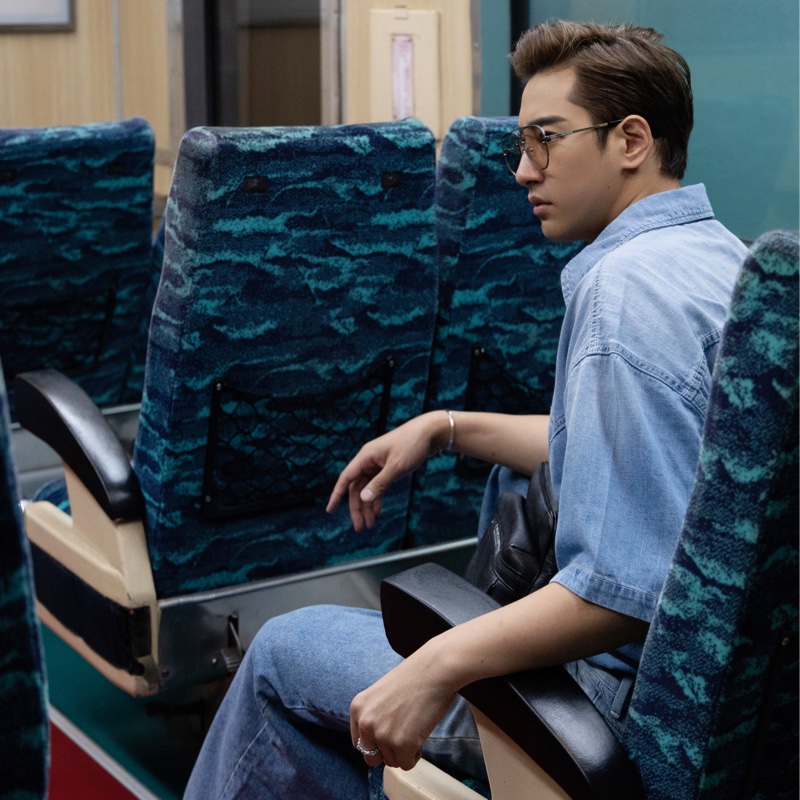 LV taiga 秀款 防刮牛皮 信封包郵差記者包 這個超好用 時髦 全配含購證 這個如果有的話現在要100,000了 割愛37800少用九成新 🖤🤍🖤🤍-2