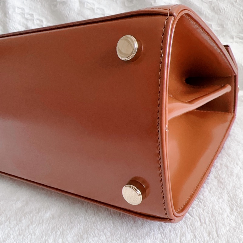 Ferragamo 博物館包 小號 焦糖色-4