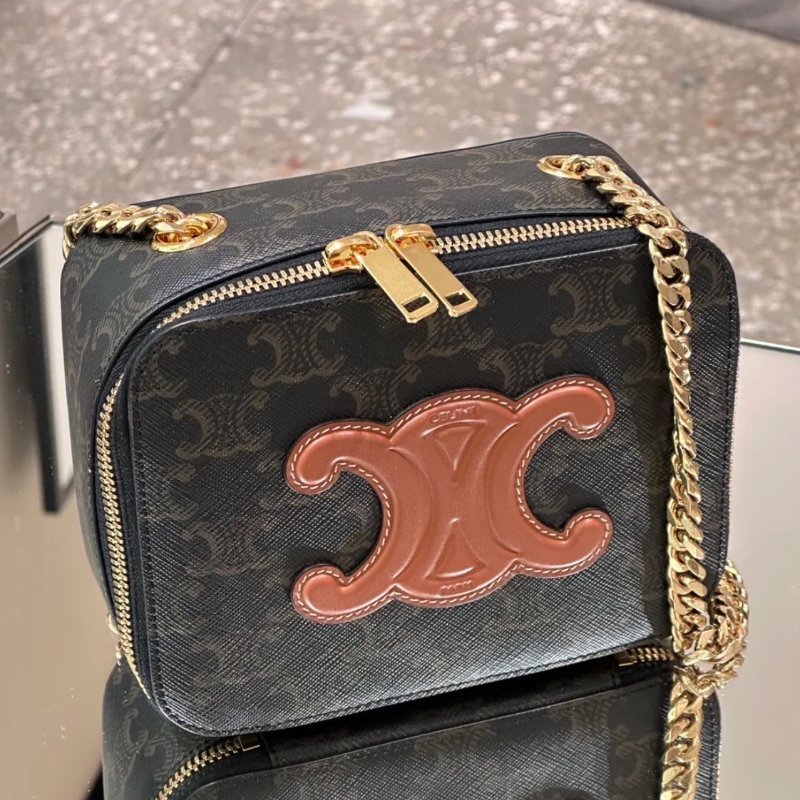 Celine 10L052 Cuir 老花凱旋門鍊盒包(當季熱門新品 下單前請先詢問)-1